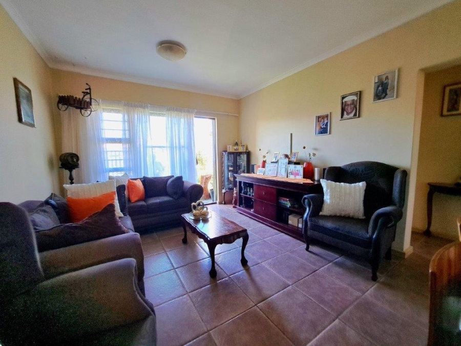 2 Bedroom Property for Sale in Gordons Bay Central Western Cape